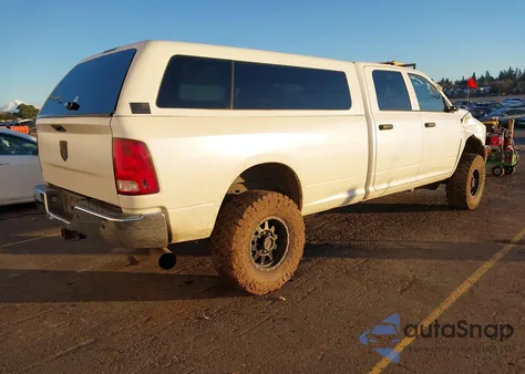 2018 Ram 2500 Tradesman 4X4 8' Box from USA, damaged, VIN 3C6UR5HL1JG151081